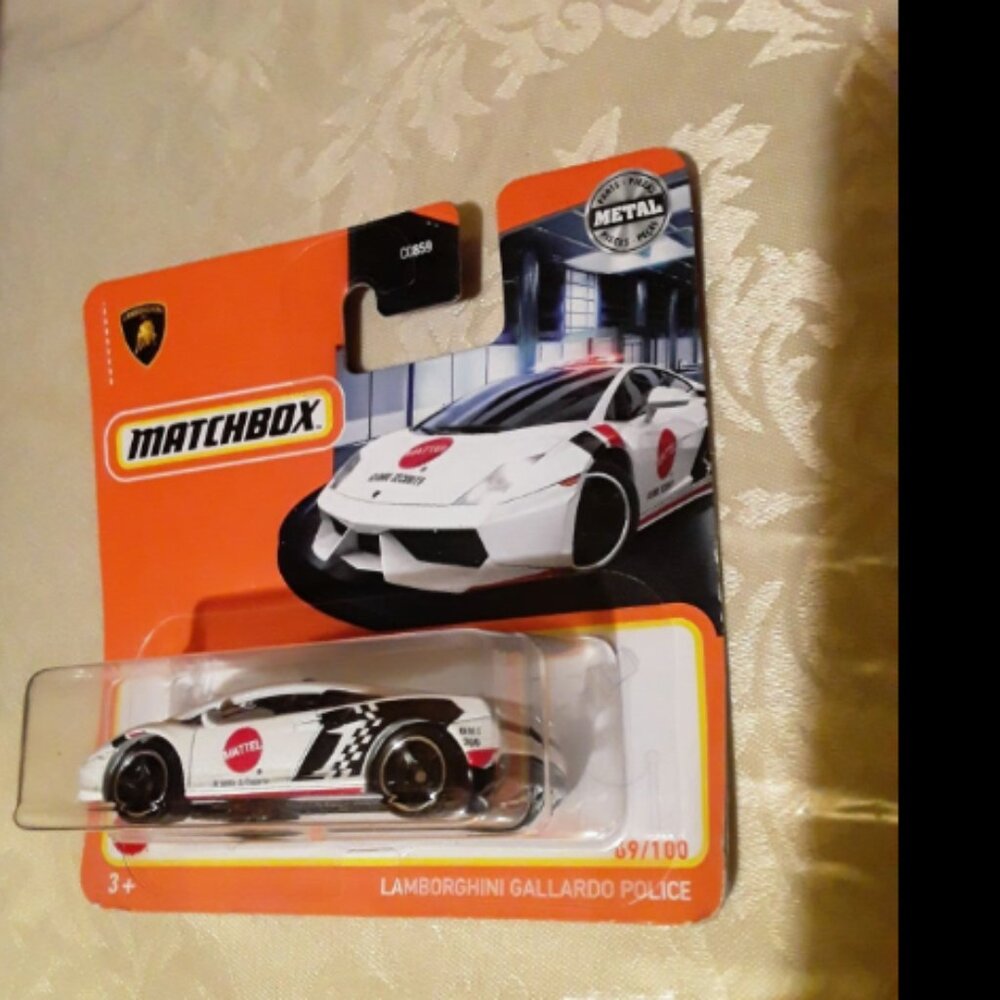 x4 This is a Matchbox Lamborghini Gallardo Police diecast car